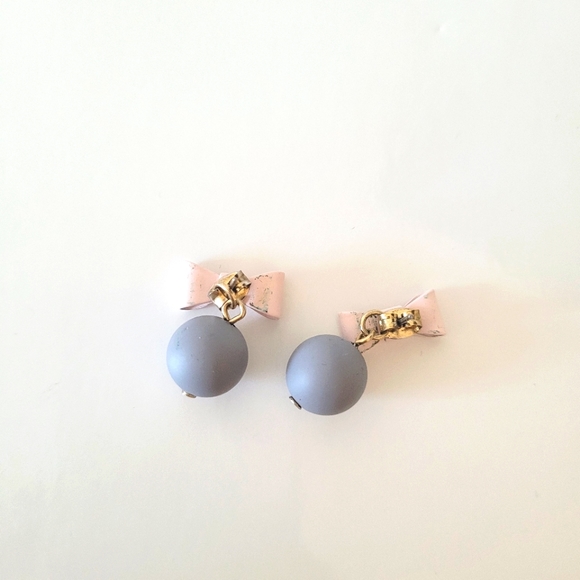Set of 2 Pastel Colored KOREAN Stud Earrings -Bow Design & Rhinestone Design - Picture 5 of 8